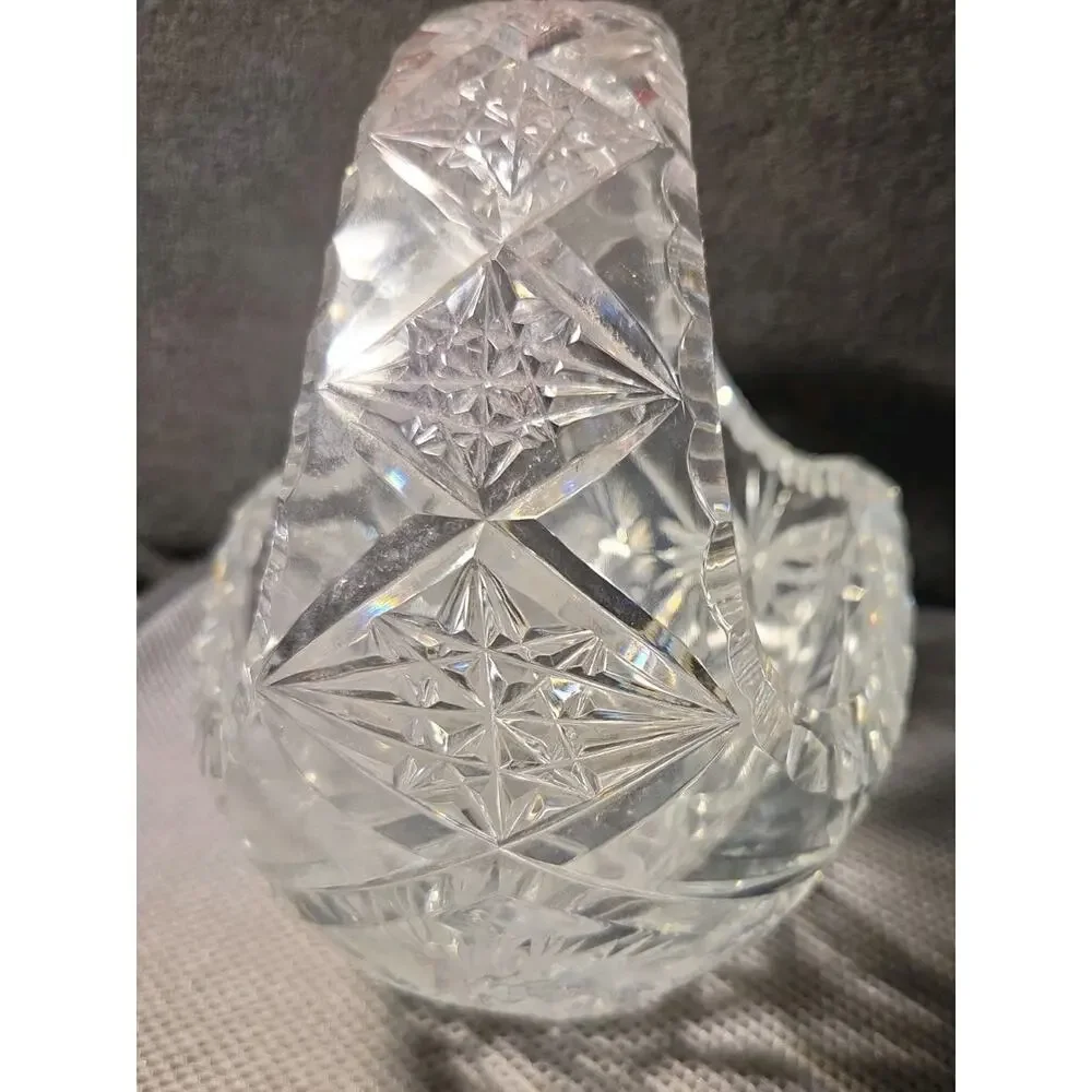 Vntg Crystal Basket Pinwheel Design 8in X 8in X 5 In